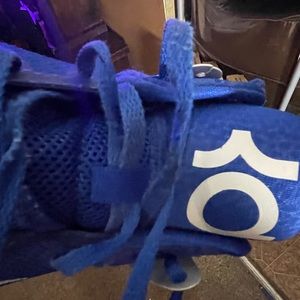 Size 8 Nike Zoom KD sneakers